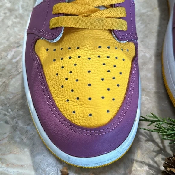 Nike Air Jordan 1 High “Brotherhood” - Picture 11 of 17